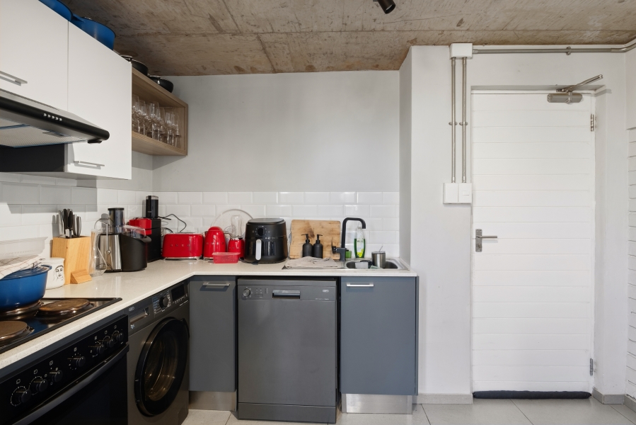 1 Bedroom Property for Sale in Observatory Western Cape